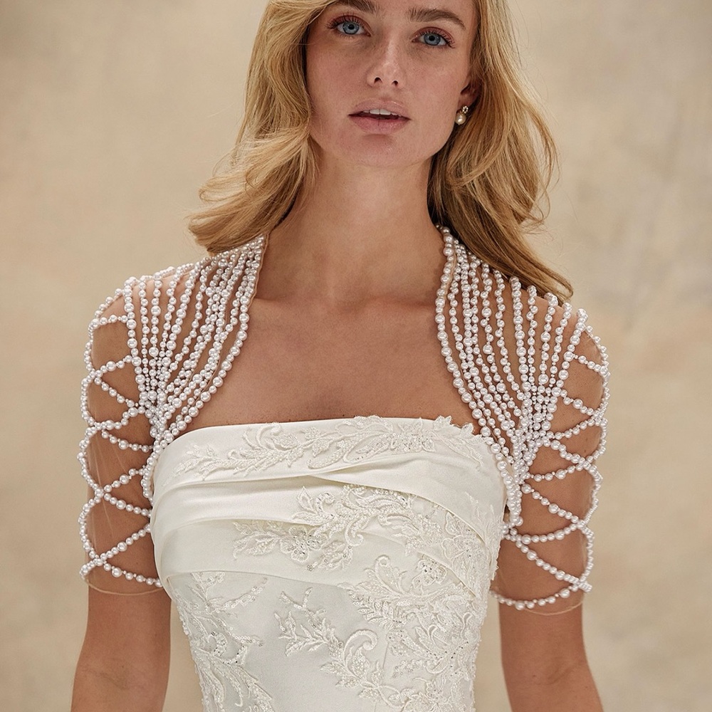Elegant Strapless White Wedding Dress - Picture 4 of 5